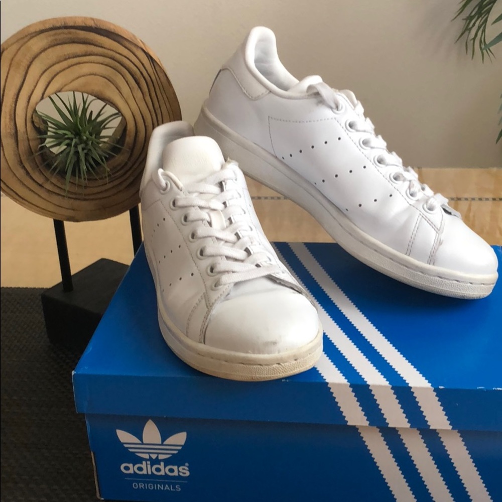 Adidas Stan Smith Triple White Sneakers  SZ 6.5”